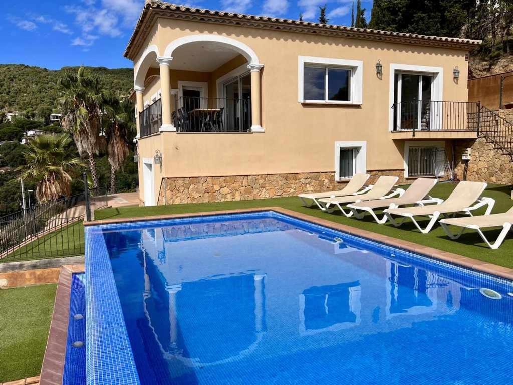 Casa Mas Ambros Con Piscina Desbordante Villa Калондж Екстериор снимка