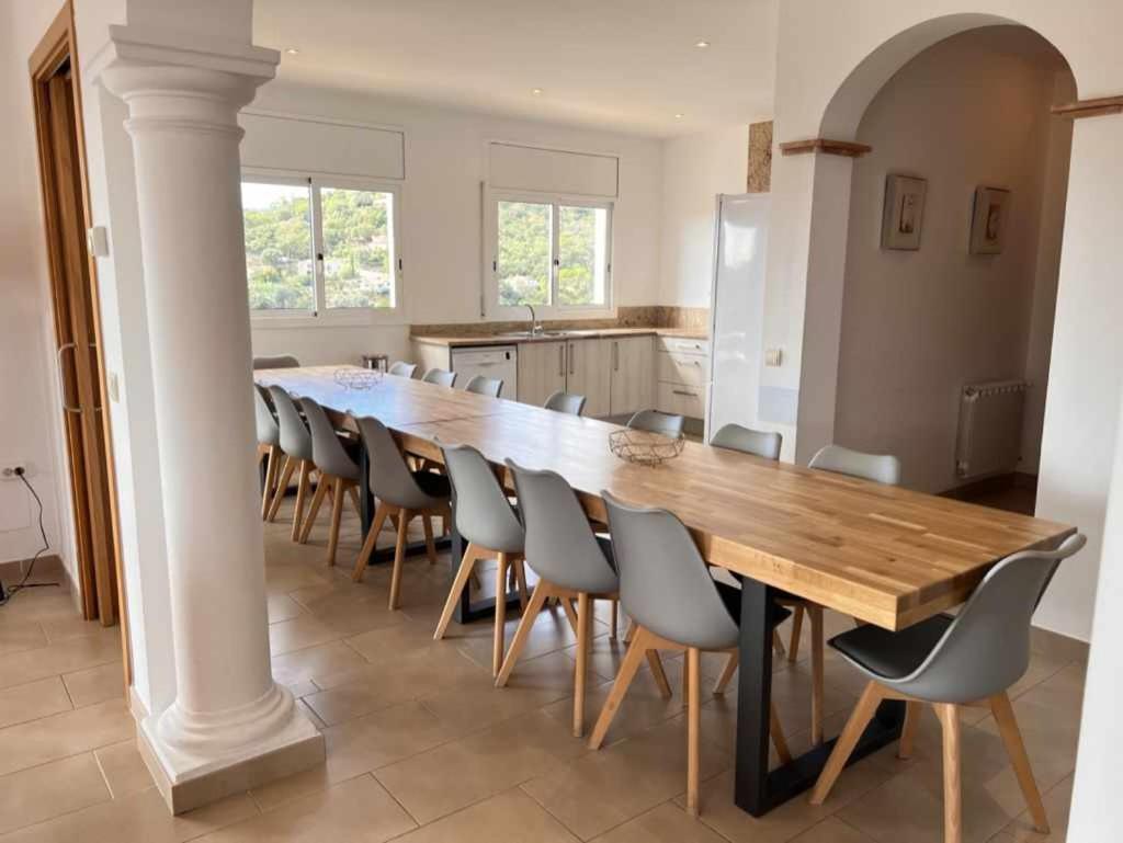 Casa Mas Ambros Con Piscina Desbordante Villa Калондж Екстериор снимка