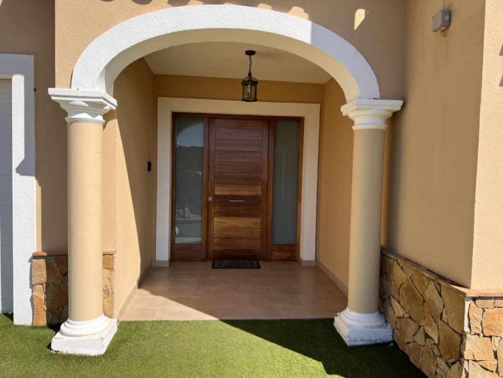 Casa Mas Ambros Con Piscina Desbordante Villa Калондж Екстериор снимка