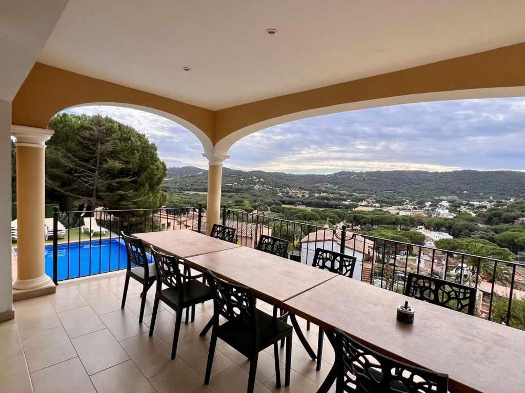 Casa Mas Ambros Con Piscina Desbordante Villa Калондж Екстериор снимка
